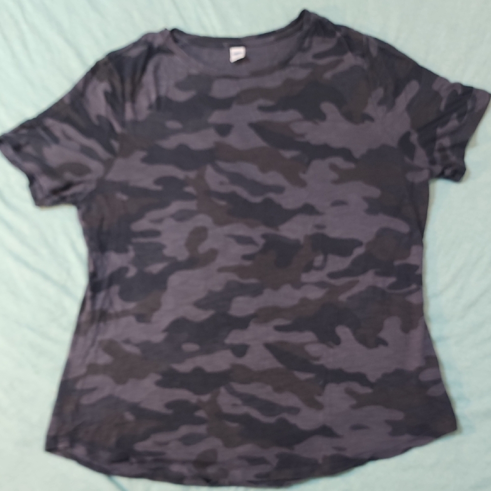 Old Navy Luxe Gray Camouflage Tee